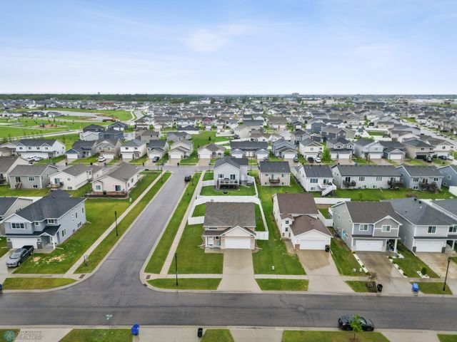6093 63rd Avenue S, Fargo, ND 58104