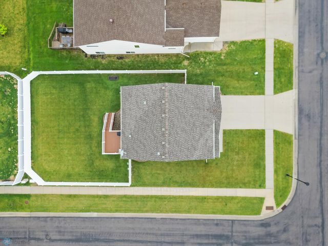 6093 63rd Avenue S, Fargo, ND 58104