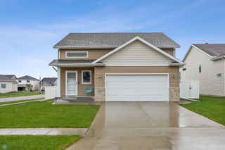 6093 63rd Avenue S, Fargo, ND 58104