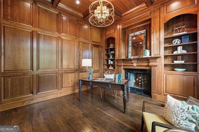 3225 W Paces Park Court NW, Atlanta, GA 30327