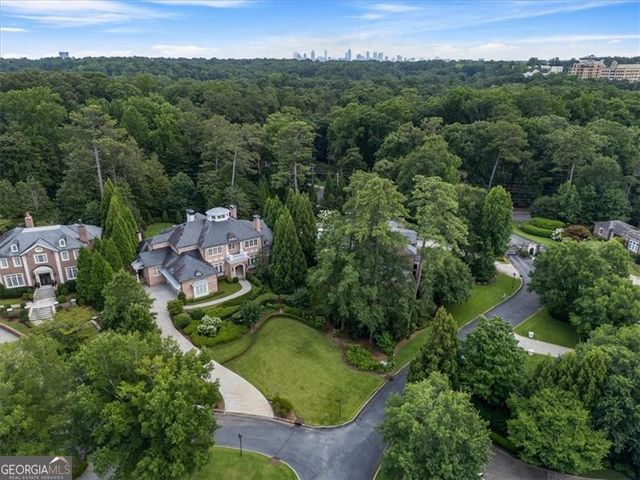 3225 W Paces Park Court NW, Atlanta, GA 30327