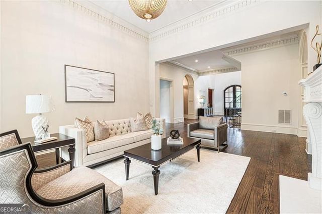 3225 W Paces Park Court NW, Atlanta, GA 30327