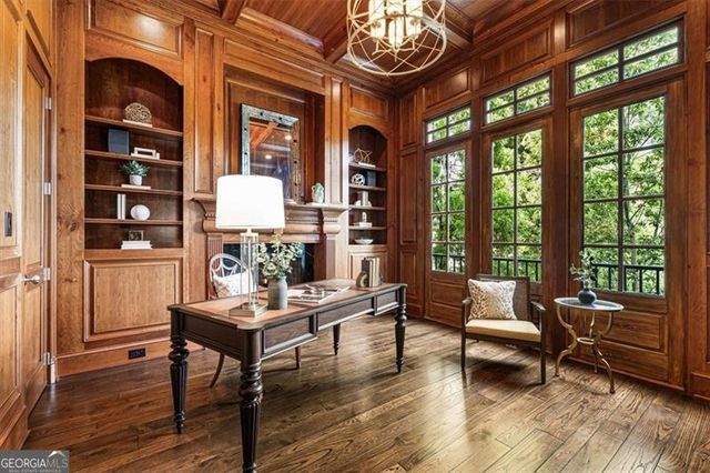 3225 W Paces Park Court NW, Atlanta, GA 30327