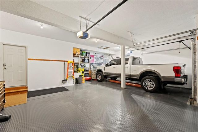 20179 W 108th Terrace, Olathe, KS 66061