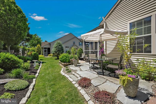 818 BRIAR EDGE CT, Lebanon, PA 17046