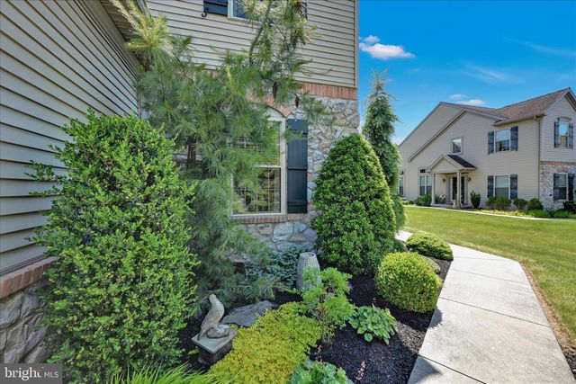 818 BRIAR EDGE CT, Lebanon, PA 17046