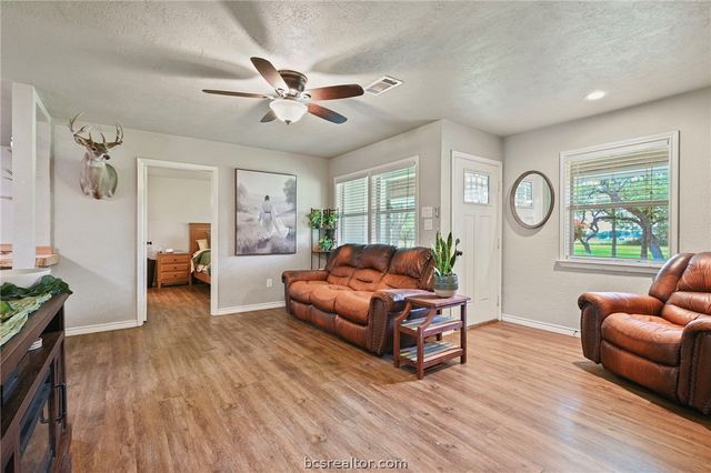 14657 County Road 229, Bedias, TX 77831