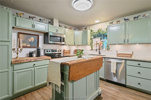 14657 County Road 229, Bedias, TX 77831