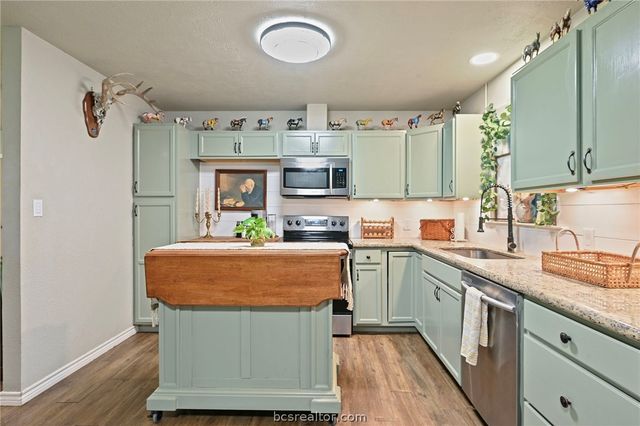 14657 County Road 229, Bedias, TX 77831