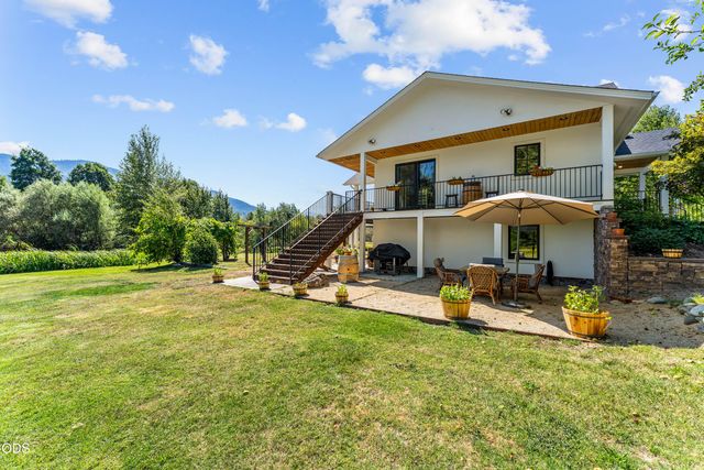 10999 N Applegate Road, Grants Pass, OR 97527