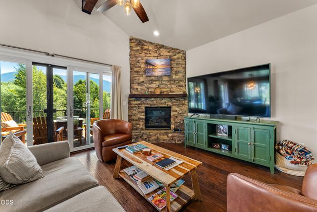 10999 N Applegate Road, Grants Pass, OR 97527