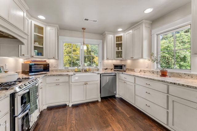 10999 N Applegate Road, Grants Pass, OR 97527