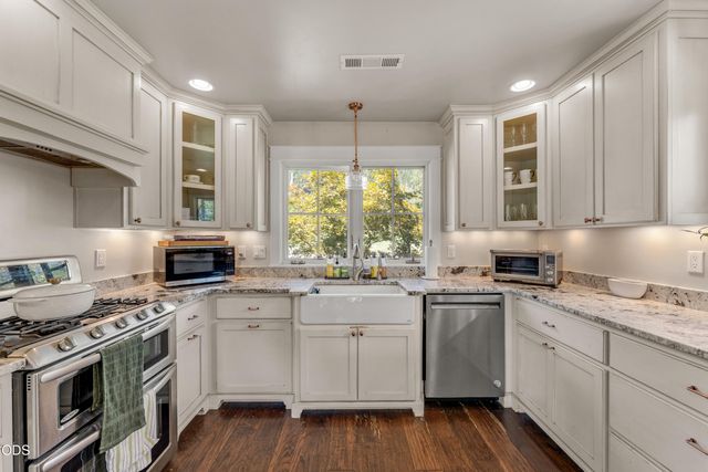 10999 N Applegate Road, Grants Pass, OR 97527