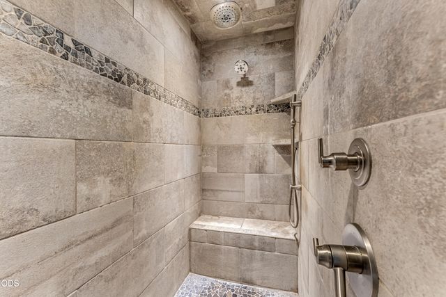 10999 N Applegate Road, Grants Pass, OR 97527