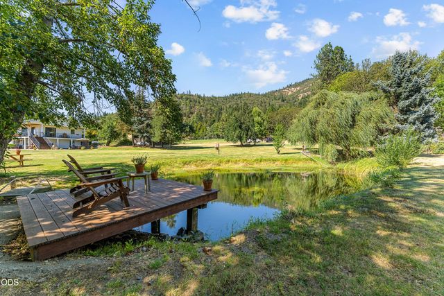 10999 N Applegate Road, Grants Pass, OR 97527