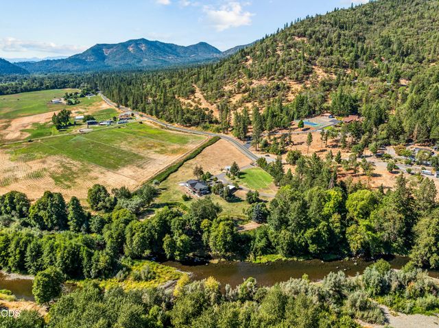 10999 N Applegate Road, Grants Pass, OR 97527