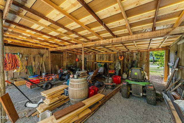10999 N Applegate Road, Grants Pass, OR 97527