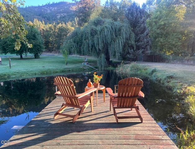 10999 N Applegate Road, Grants Pass, OR 97527