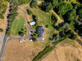 10999 N Applegate Road, Grants Pass, OR 97527