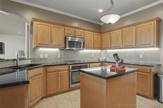 8320 S 257th East Avenue, Broken Arrow, OK 74014