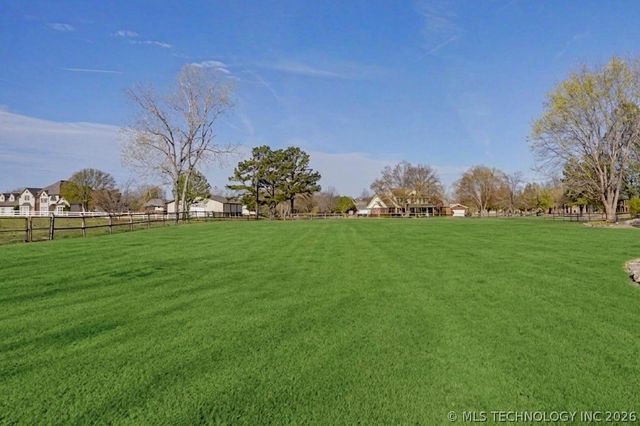 8320 S 257th East Avenue, Broken Arrow, OK 74014