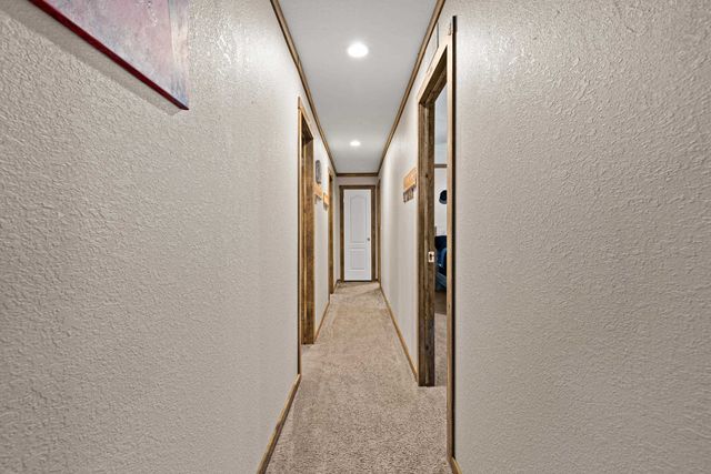 305 Oakwood Rd, Gladewater, TX 75647