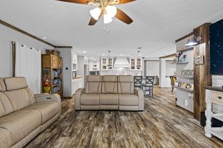 305 Oakwood Rd, Gladewater, TX 75647