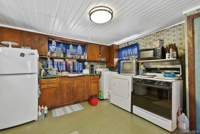 37 Barrett Hill Road, Carmel, NY 10512