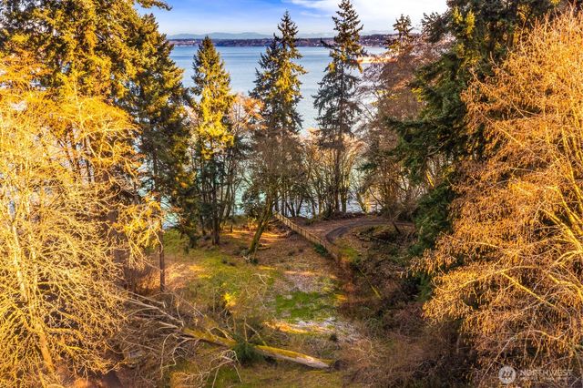 290 125th Place SW, Vashon, WA 98070