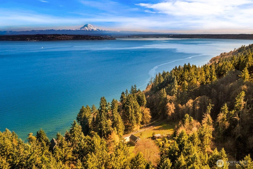 290 125th Place SW, Vashon, WA 98070