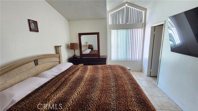 5740 Valerie, San Bernardino, CA 92407