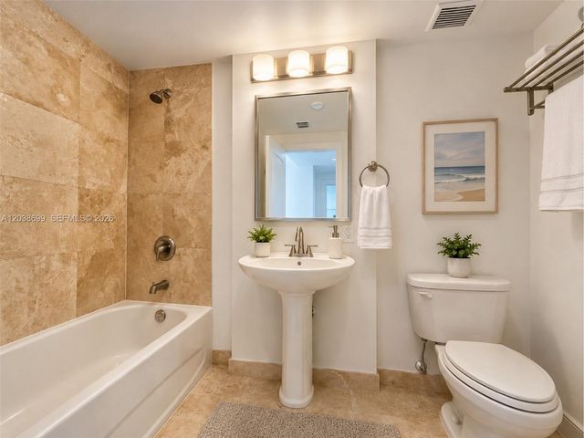 945 Michigan Ave 5, Miami Beach, FL 33139
