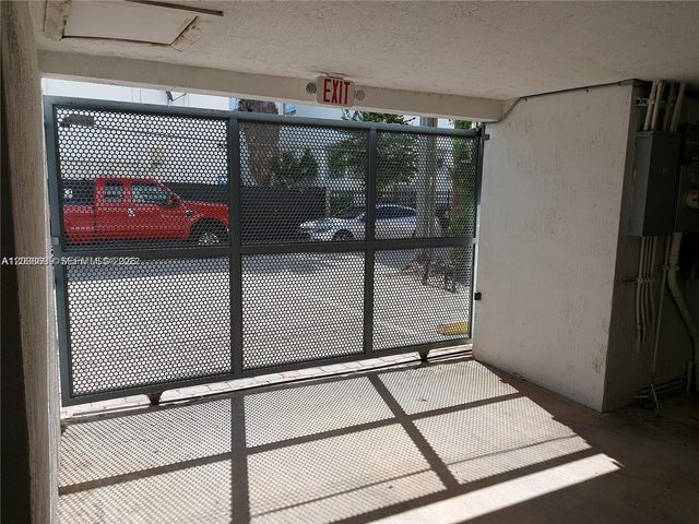 945 Michigan Ave 5, Miami Beach, FL 33139