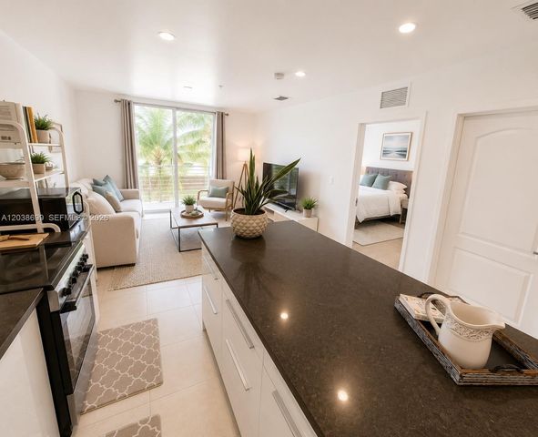 945 Michigan Ave 5, Miami Beach, FL 33139