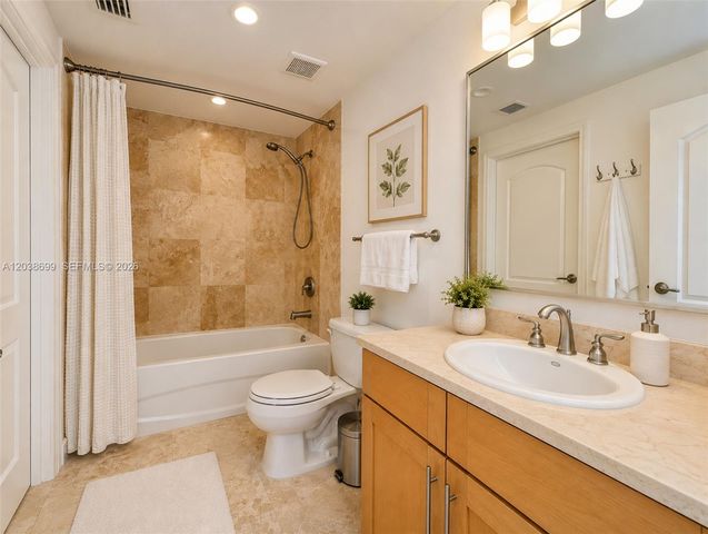 945 Michigan Ave 5, Miami Beach, FL 33139