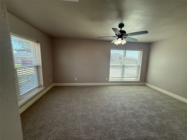 10228 Blue Bell Drive, Fort Worth, TX 76108