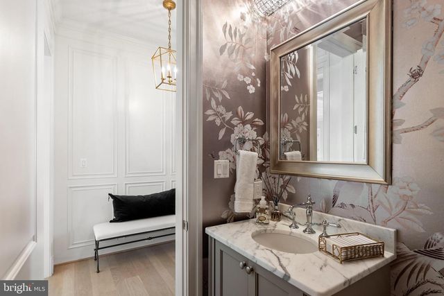 4410 MEADOW RD NW, Washington, DC 20007