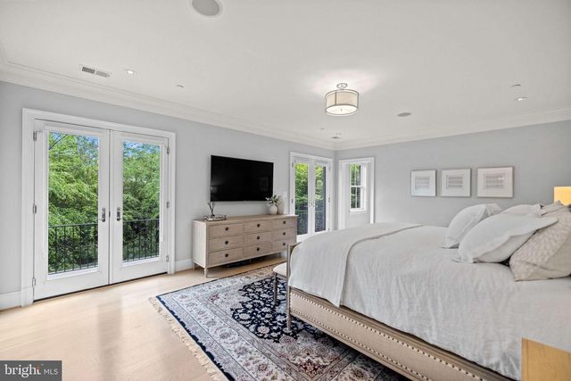 4410 MEADOW RD NW, Washington, DC 20007