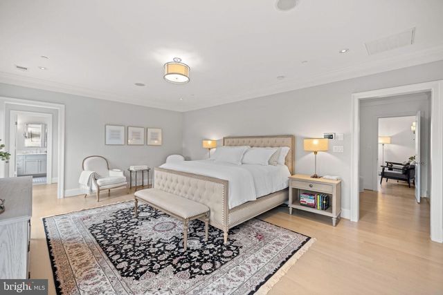 4410 MEADOW RD NW, Washington, DC 20007