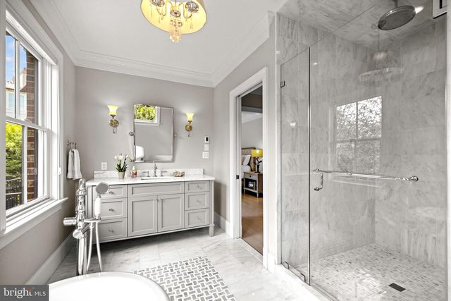 4410 MEADOW RD NW, Washington, DC 20007