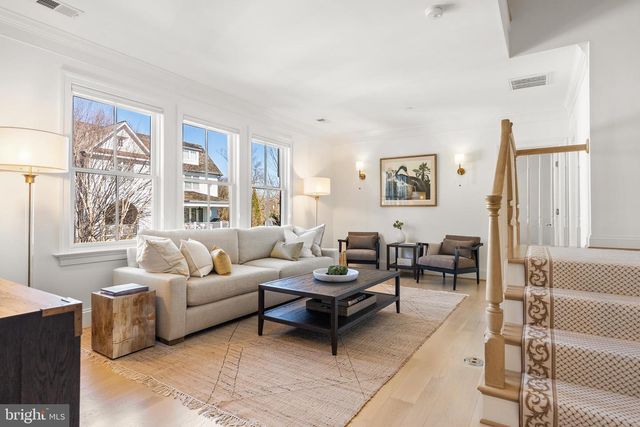4410 MEADOW RD NW, Washington, DC 20007
