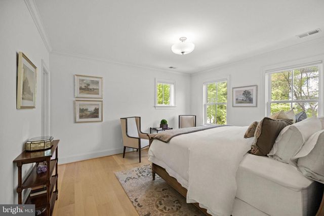 4410 MEADOW RD NW, Washington, DC 20007