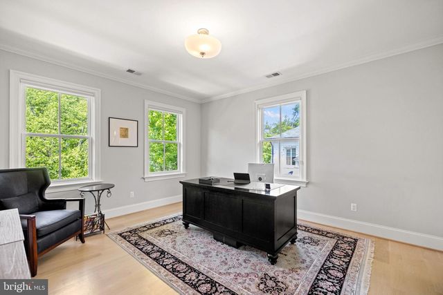 4410 MEADOW RD NW, Washington, DC 20007