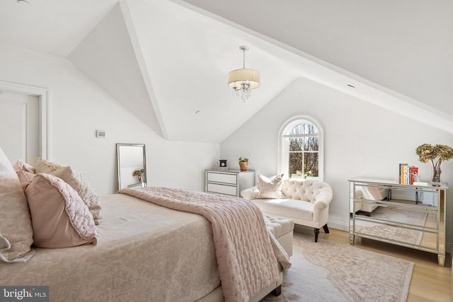 4410 MEADOW RD NW, Washington, DC 20007