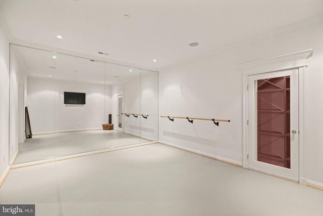 4410 MEADOW RD NW, Washington, DC 20007