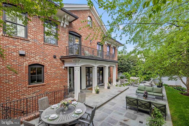 4410 MEADOW RD NW, Washington, DC 20007