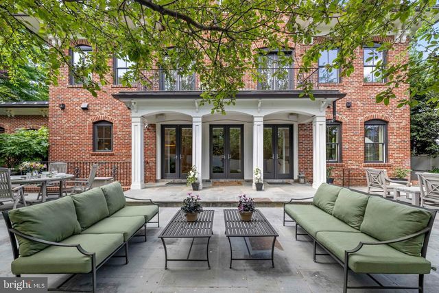 4410 MEADOW RD NW, Washington, DC 20007