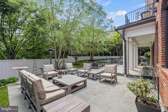 4410 MEADOW RD NW, Washington, DC 20007