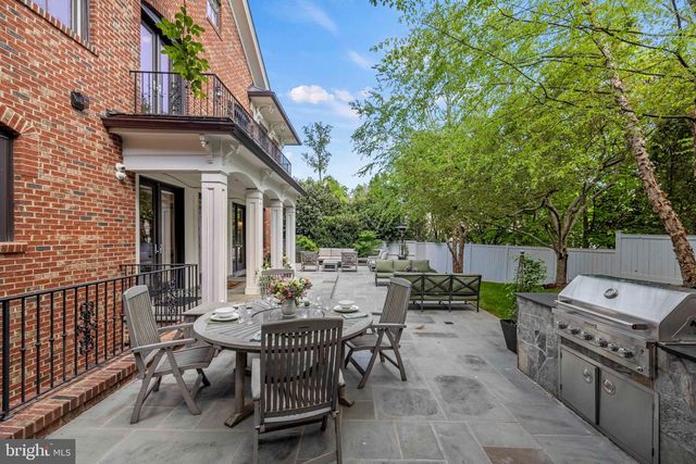 4410 MEADOW RD NW, Washington, DC 20007