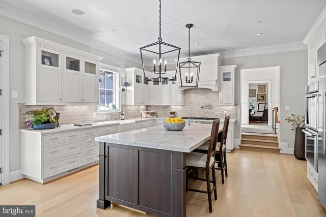4410 MEADOW RD NW, Washington, DC 20007